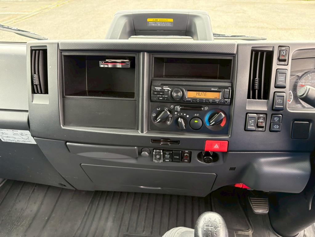 いすゞ エルフ 2RG-NPR88AN(2WD)の写真22