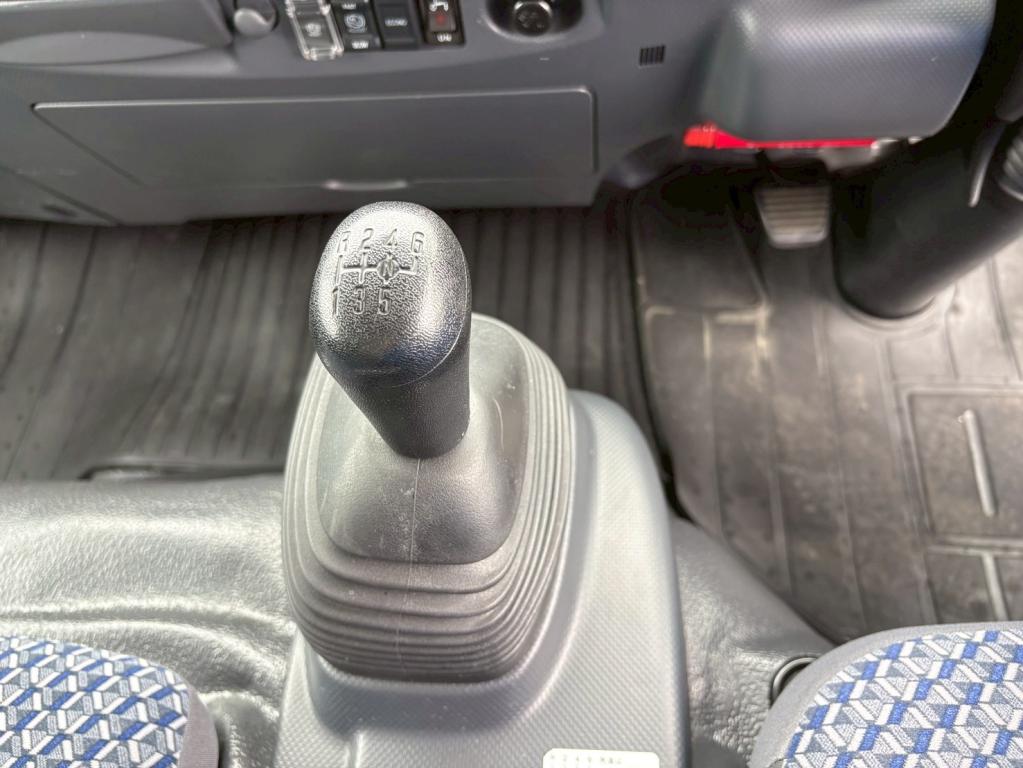 いすゞ エルフ 2RG-NPR88AN(2WD)の写真23