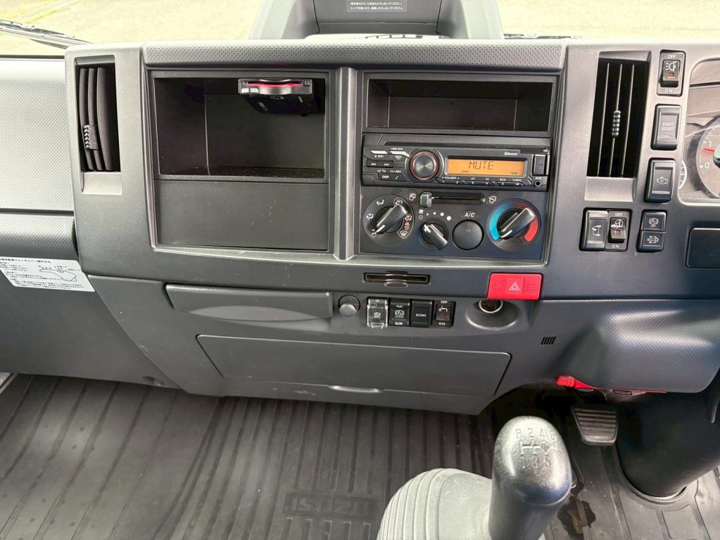 いすゞ エルフ 2RG-NPR88AN(2WD)の写真22