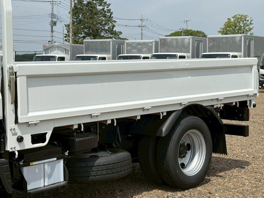 三菱 キャンター 2RG-FBAV0(2WD)の写真5