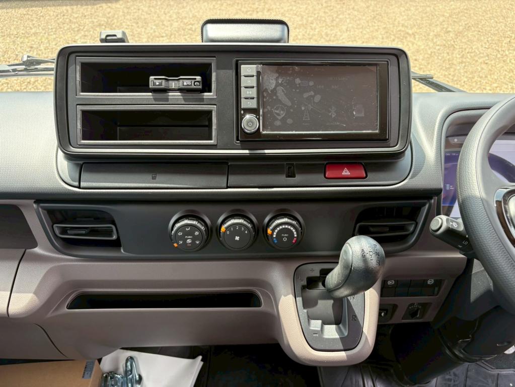 三菱 キャンター 2RG-FBAV0(2WD)の写真21