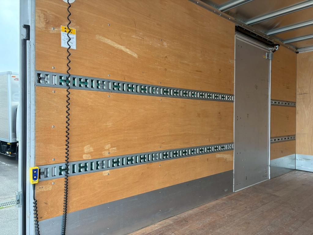 三菱 キャンター 2RG-FEB80(2WD)の写真9