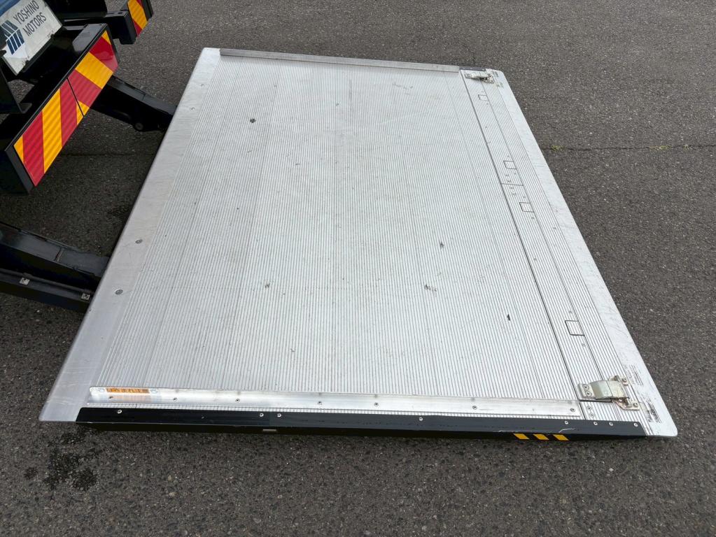 三菱 キャンター 2RG-FEB80(2WD)の写真12