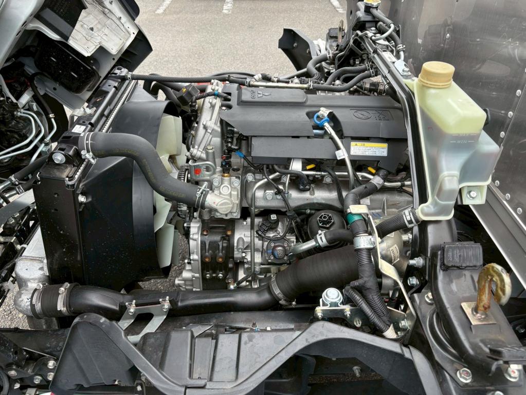 三菱 キャンター 2RG-FEB80(2WD)の写真18