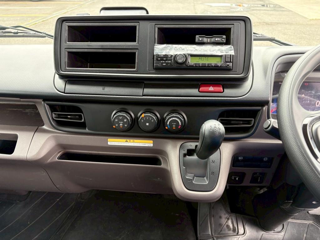 三菱 キャンター 2RG-FEB80(2WD)の写真22