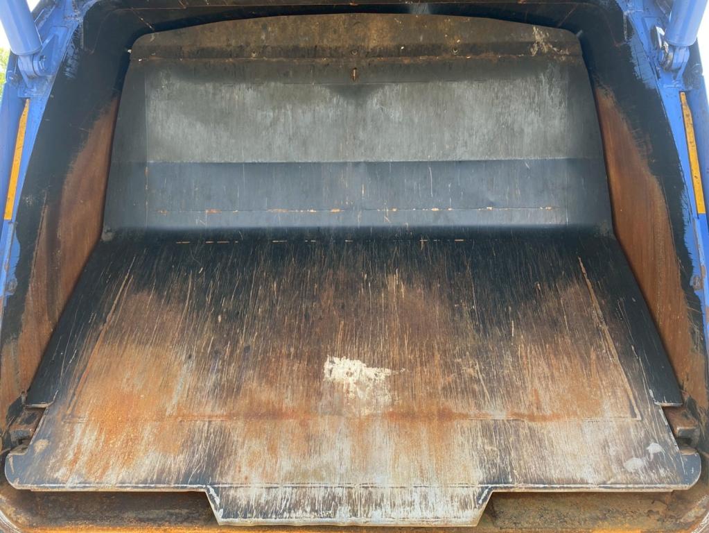 いすゞ エルフ TPG-NMR85AN(2WD)の写真7