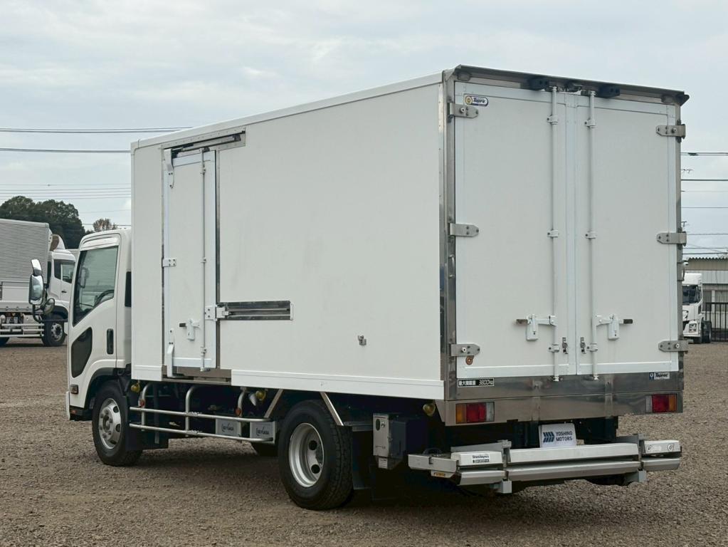 いすゞ エルフ 2RG-NPR88YN(2WD)の写真3