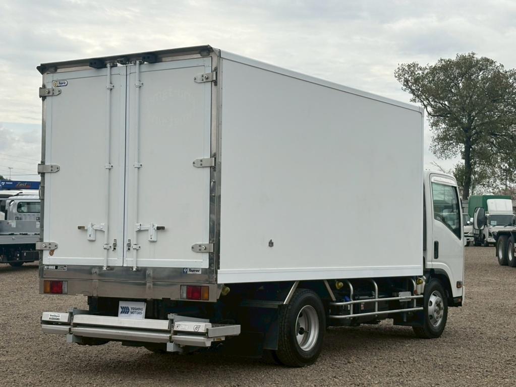 いすゞ エルフ 2RG-NPR88YN(2WD)の写真4