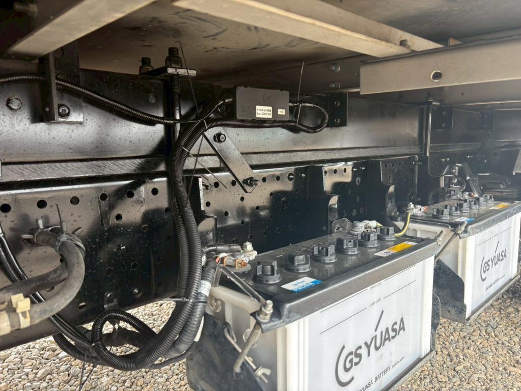 いすゞ エルフ 2RG-NPR88YN(2WD)の写真15