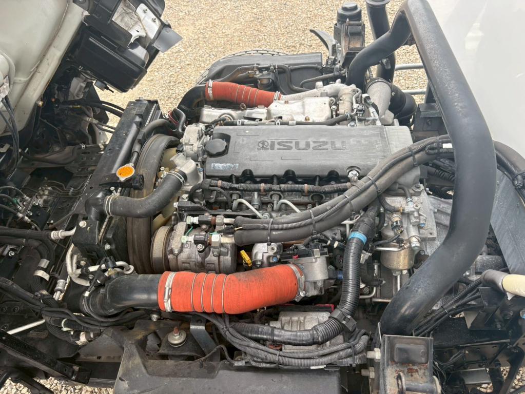 いすゞ エルフ 2RG-NPR88YN(2WD)の写真19