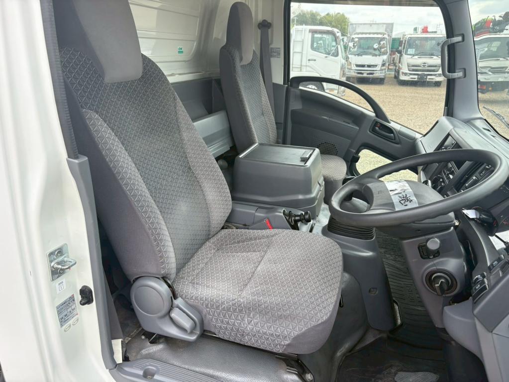 いすゞ エルフ 2RG-NPR88YN(2WD)の写真21