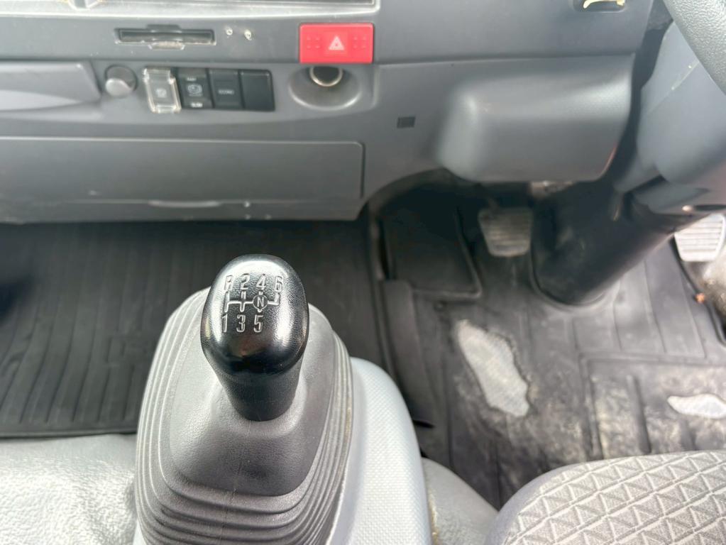 いすゞ エルフ 2RG-NPR88YN(2WD)の写真23