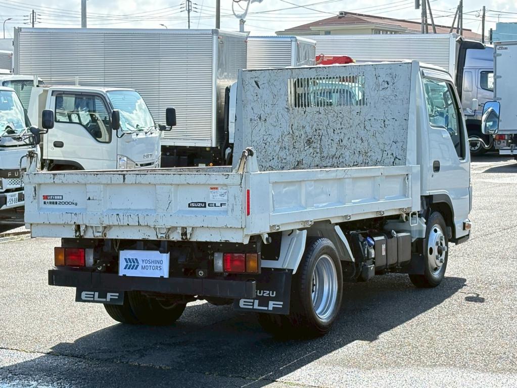 いすゞ エルフ 2RG-NJR88AN(2WD)の写真4