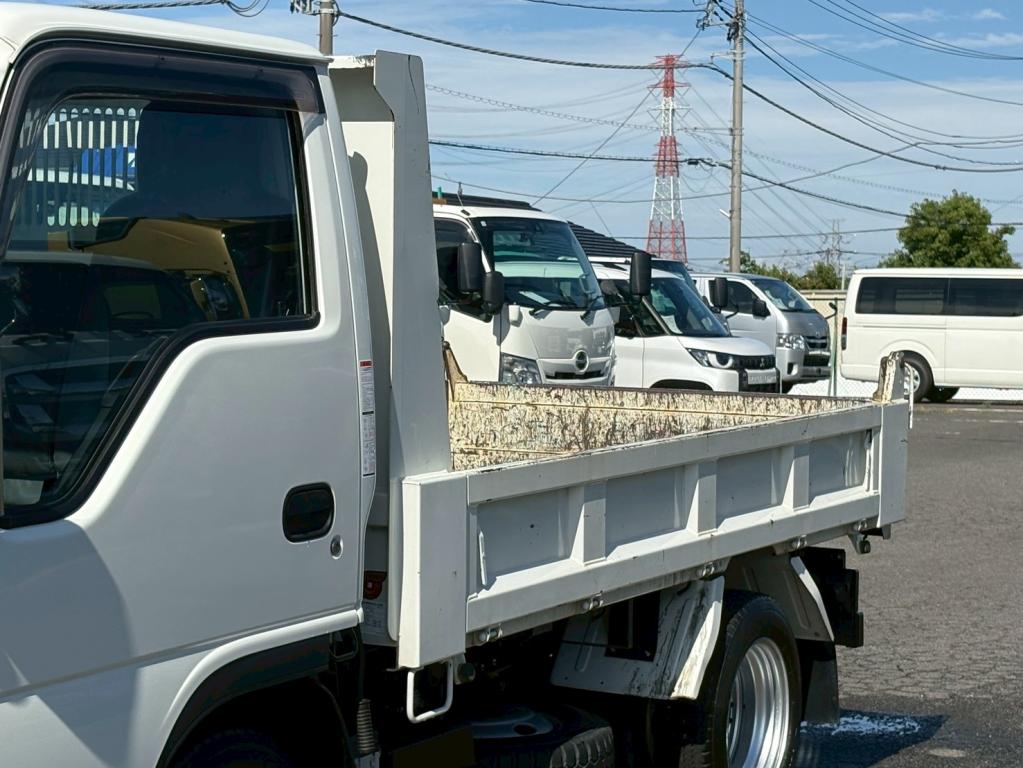 いすゞ エルフ 2RG-NJR88AN(2WD)の写真6