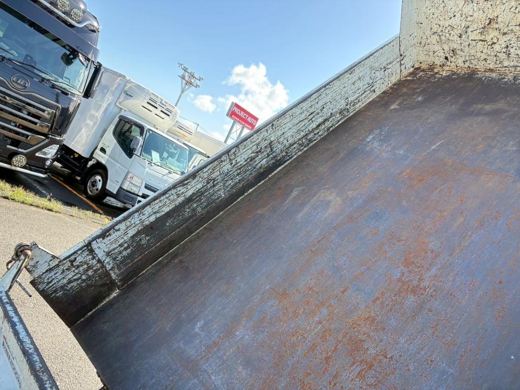 いすゞ エルフ 2RG-NJR88AN(2WD)の写真9