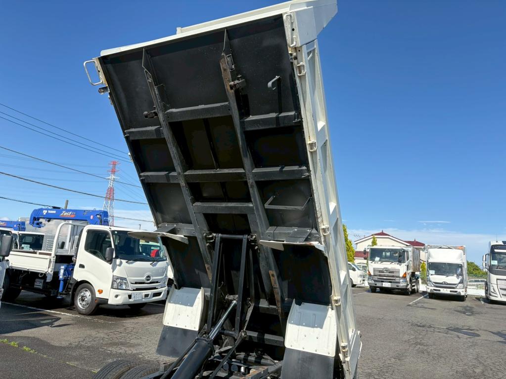 いすゞ エルフ 2RG-NJR88AN(2WD)の写真13