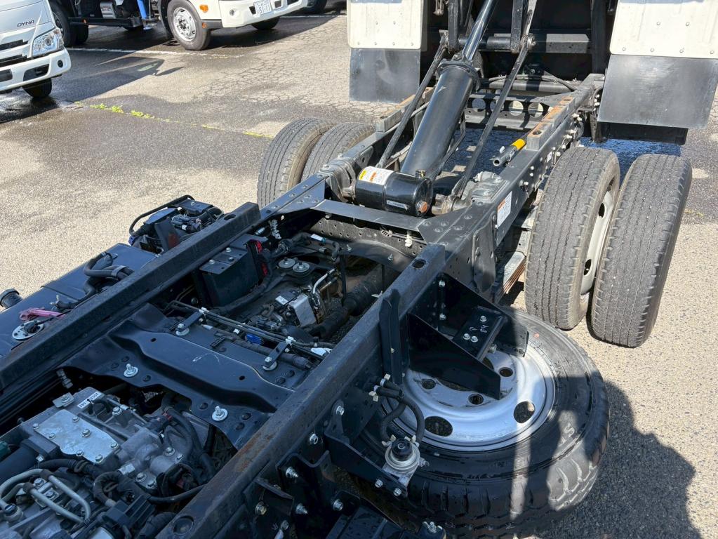 いすゞ エルフ 2RG-NJR88AN(2WD)の写真14