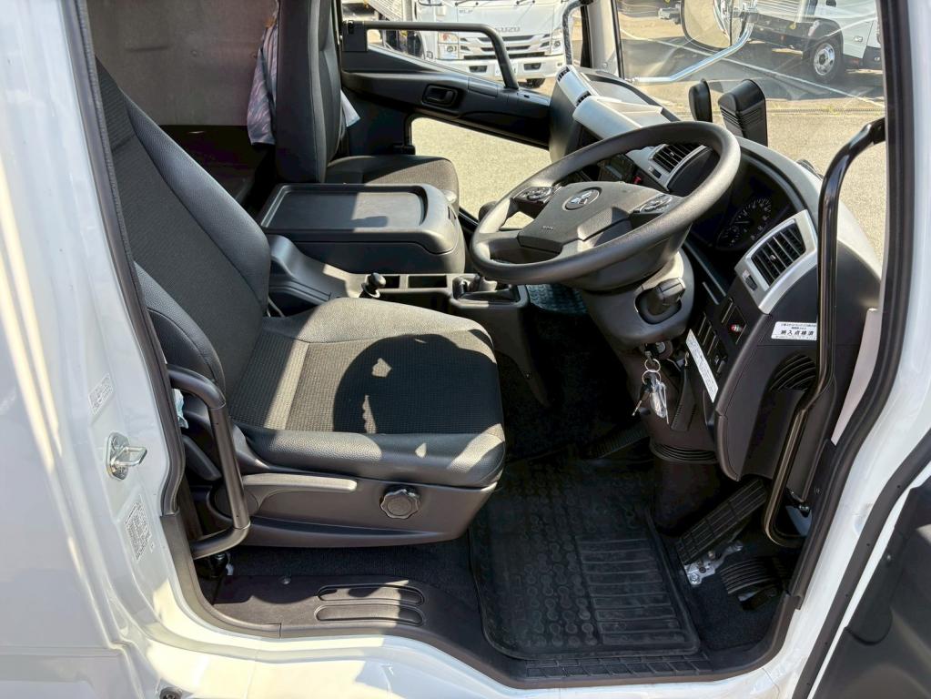 三菱 ファイター 2KG-FK62F(2WD)の写真21