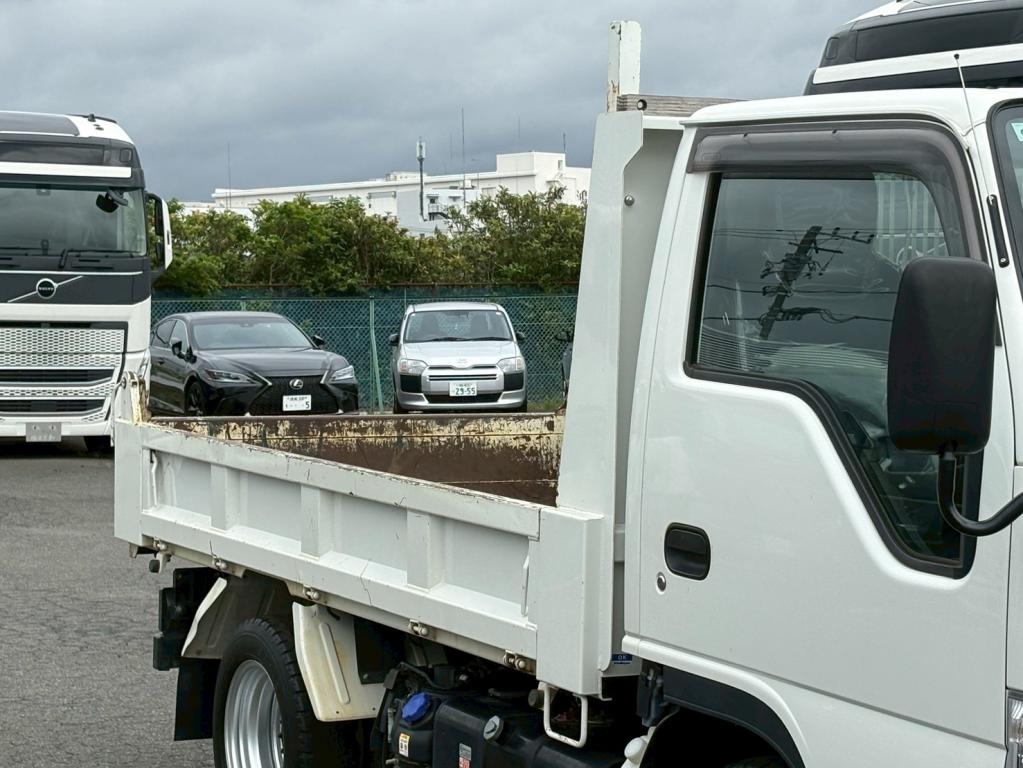 いすゞ エルフ 2RG-NJR88AD(2WD)の写真5