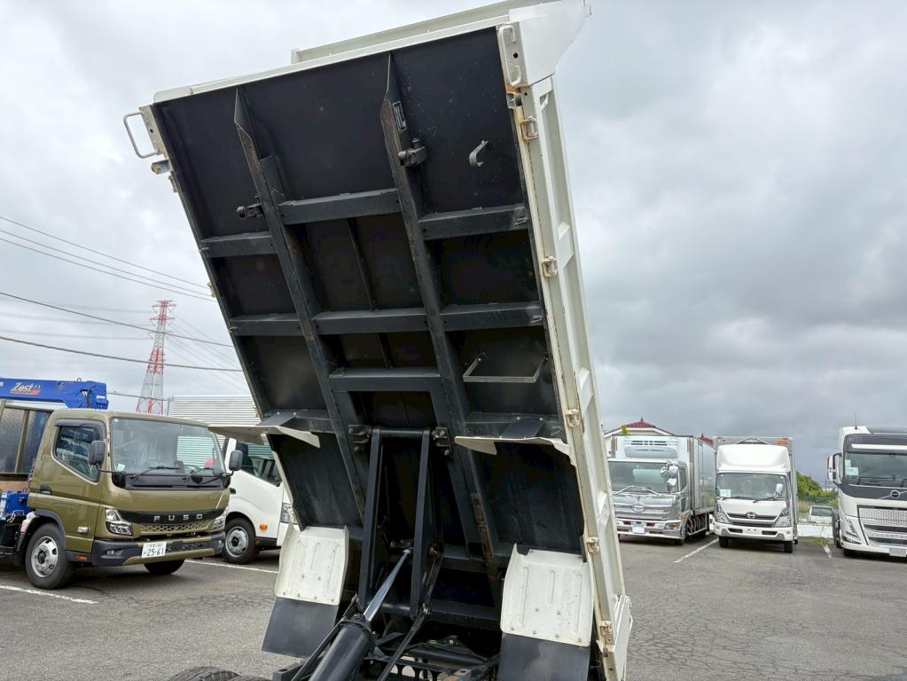 いすゞ エルフ 2RG-NJR88AD(2WD)の写真13