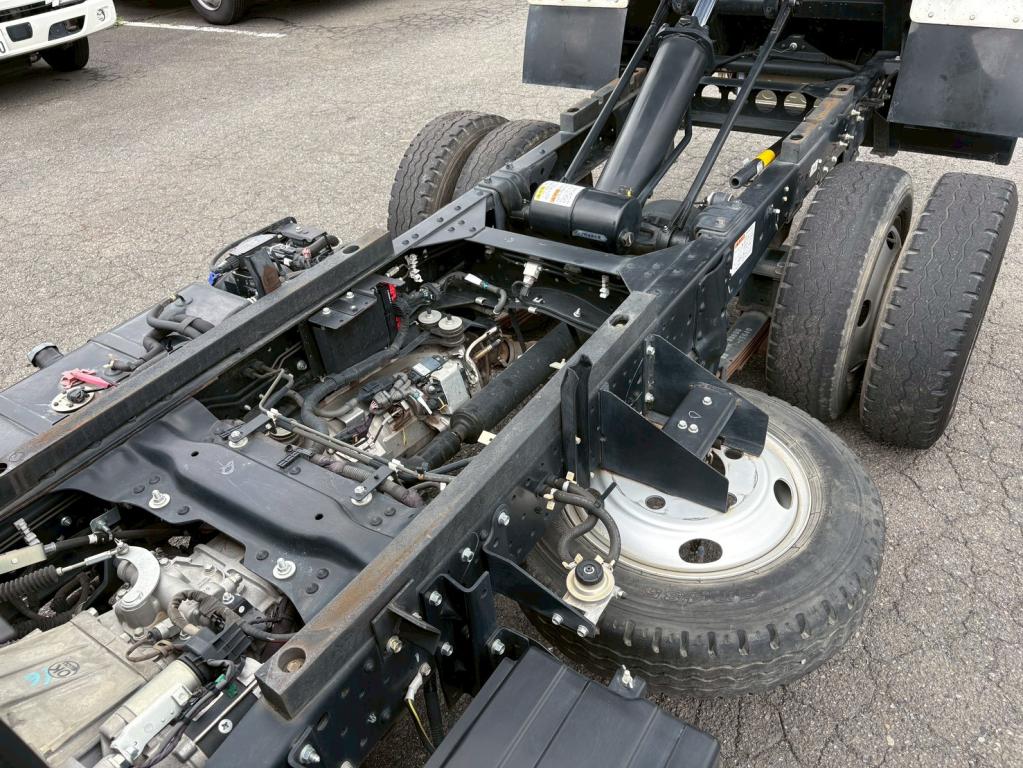 いすゞ エルフ 2RG-NJR88AD(2WD)の写真14