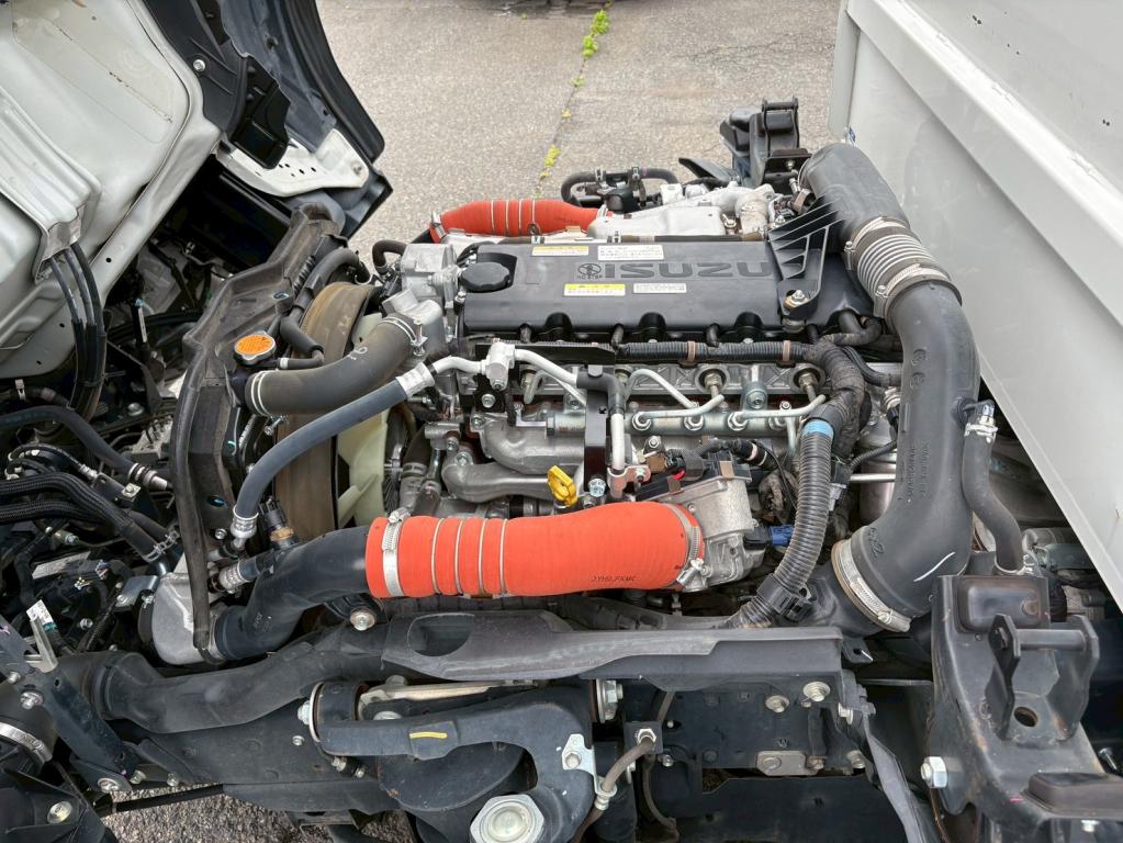 いすゞ エルフ 2RG-NJR88AD(2WD)の写真18