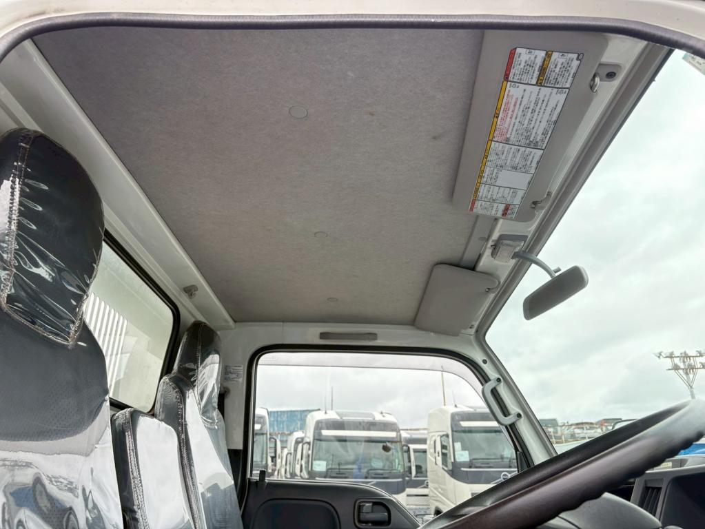 いすゞ エルフ 2RG-NJR88AD(2WD)の写真24