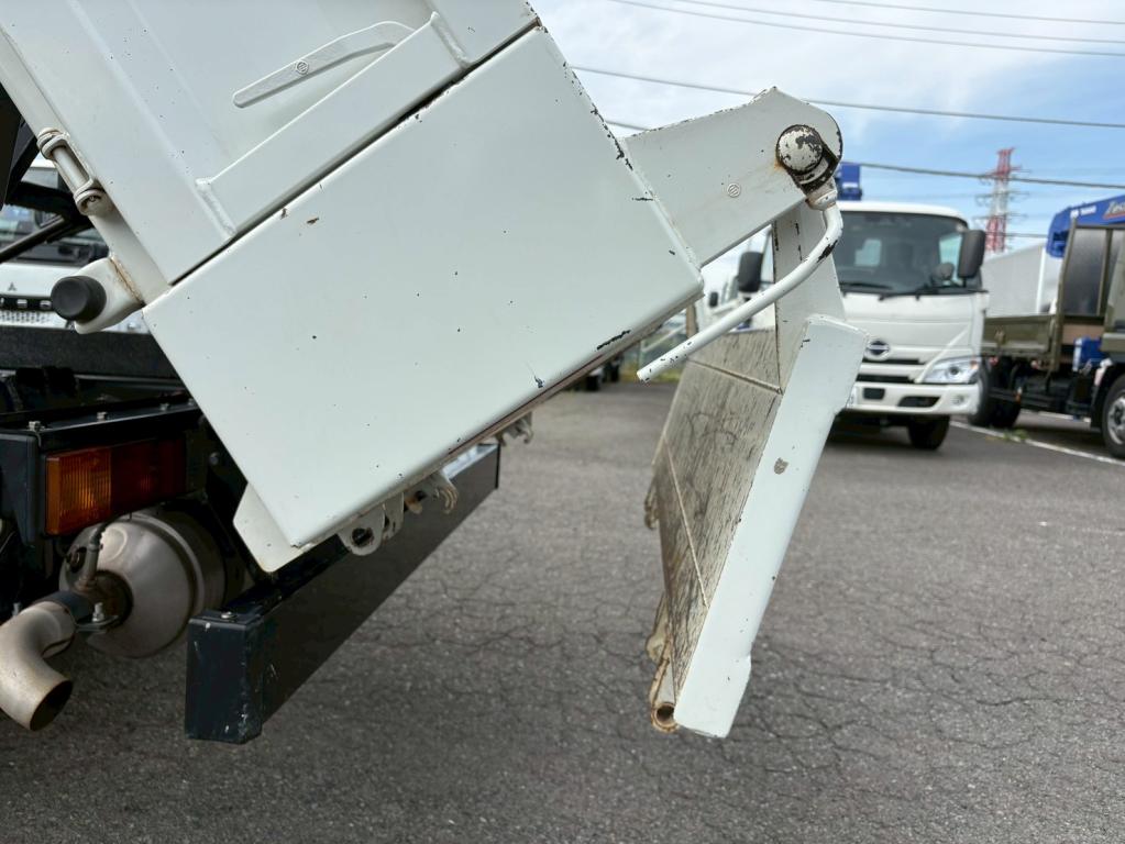 三菱 キャンター 2RG-FBA60(2WD)の写真12