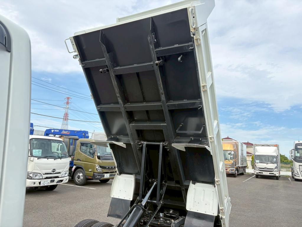 三菱 キャンター 2RG-FBA60(2WD)の写真13