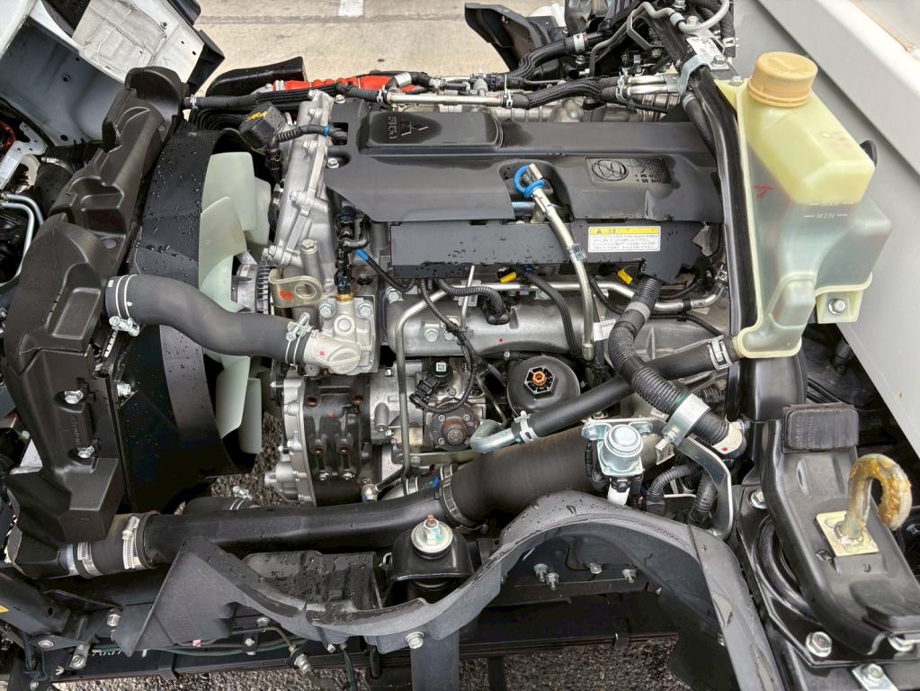 三菱 キャンター 2RG-FBA60(2WD)の写真18