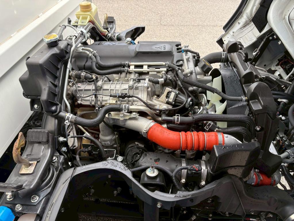 三菱 キャンター 2RG-FBA60(2WD)の写真19