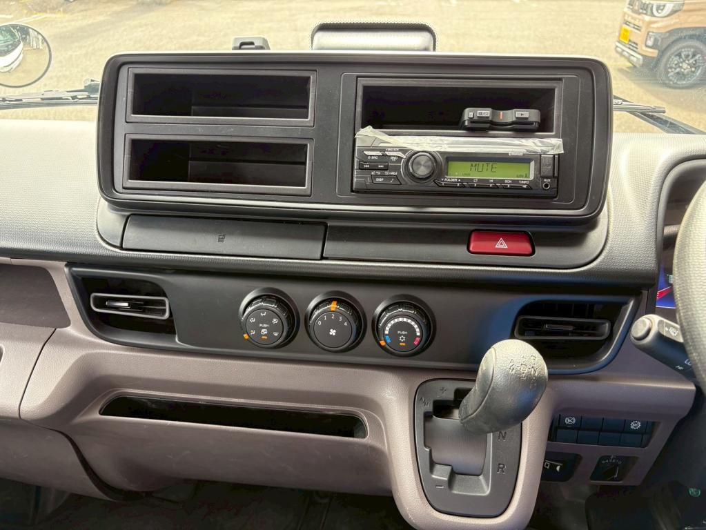 三菱 キャンター 2RG-FBA60(2WD)の写真22