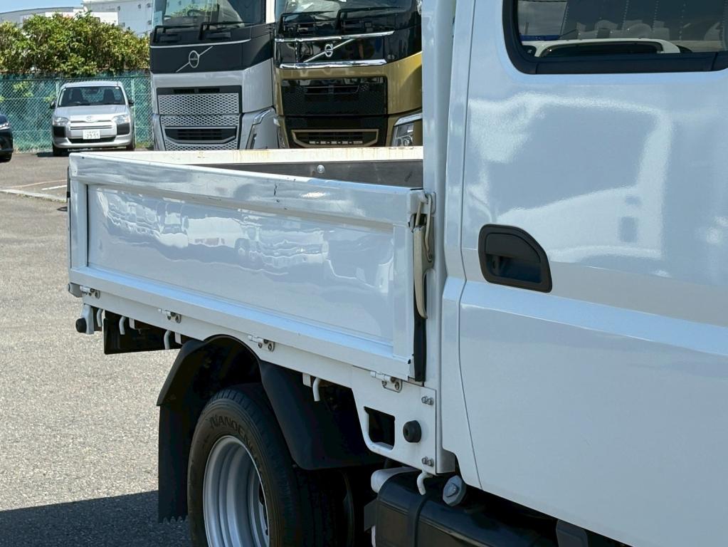 三菱 キャンター 2RG-FBA20(2WD)の写真5