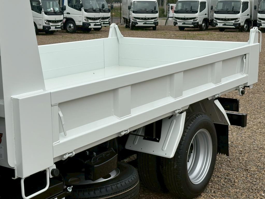 三菱 キャンター 2RG-FBA30(2WD)の写真5