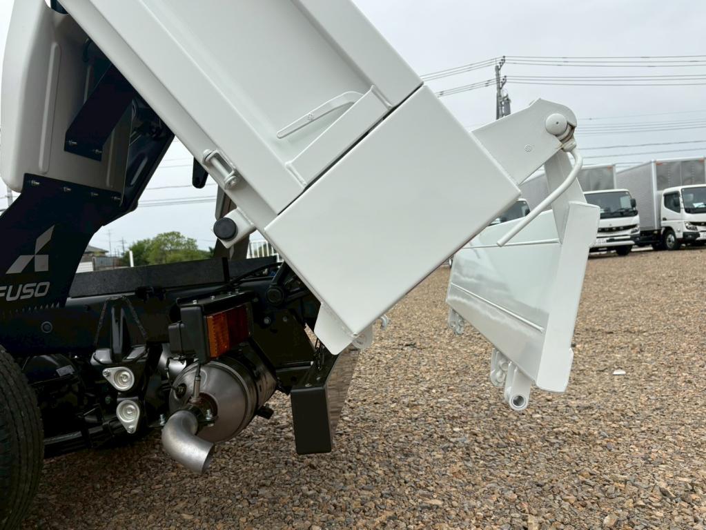 三菱 キャンター 2RG-FBA30(2WD)の写真11