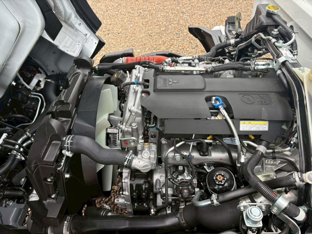 三菱 キャンター 2RG-FBA30(2WD)の写真18