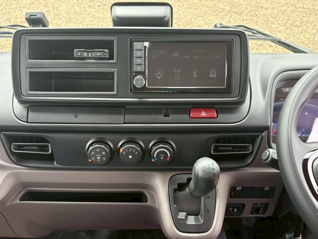 三菱 キャンター 2RG-FBA30(2WD)の写真21