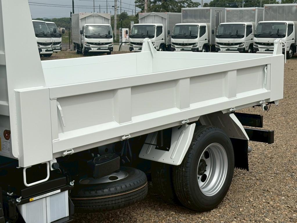 三菱 キャンター 2RG-FBA60(2WD)の写真5