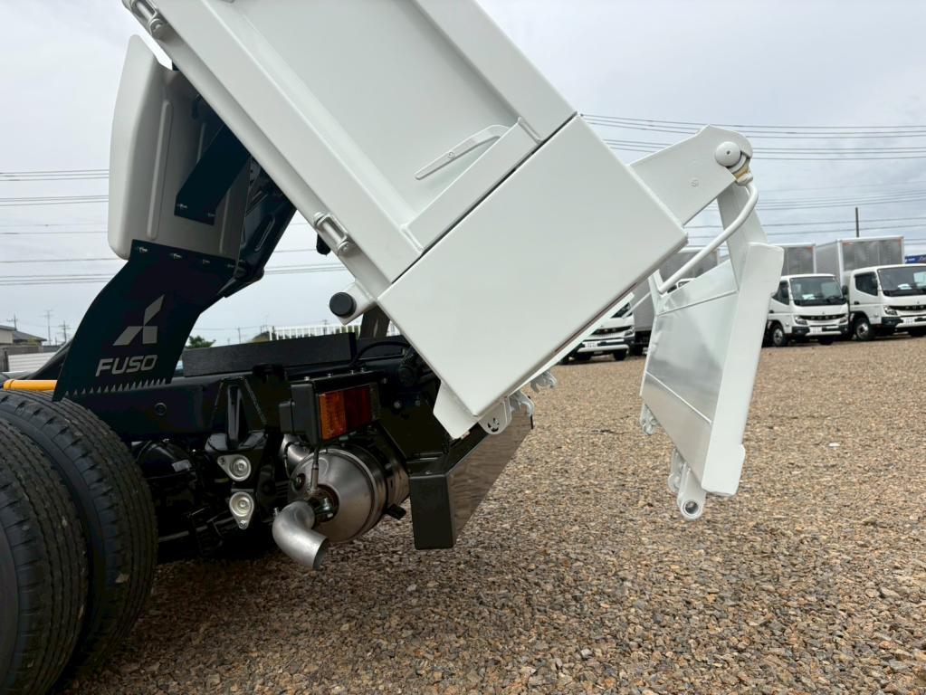 三菱 キャンター 2RG-FBA60(2WD)の写真11