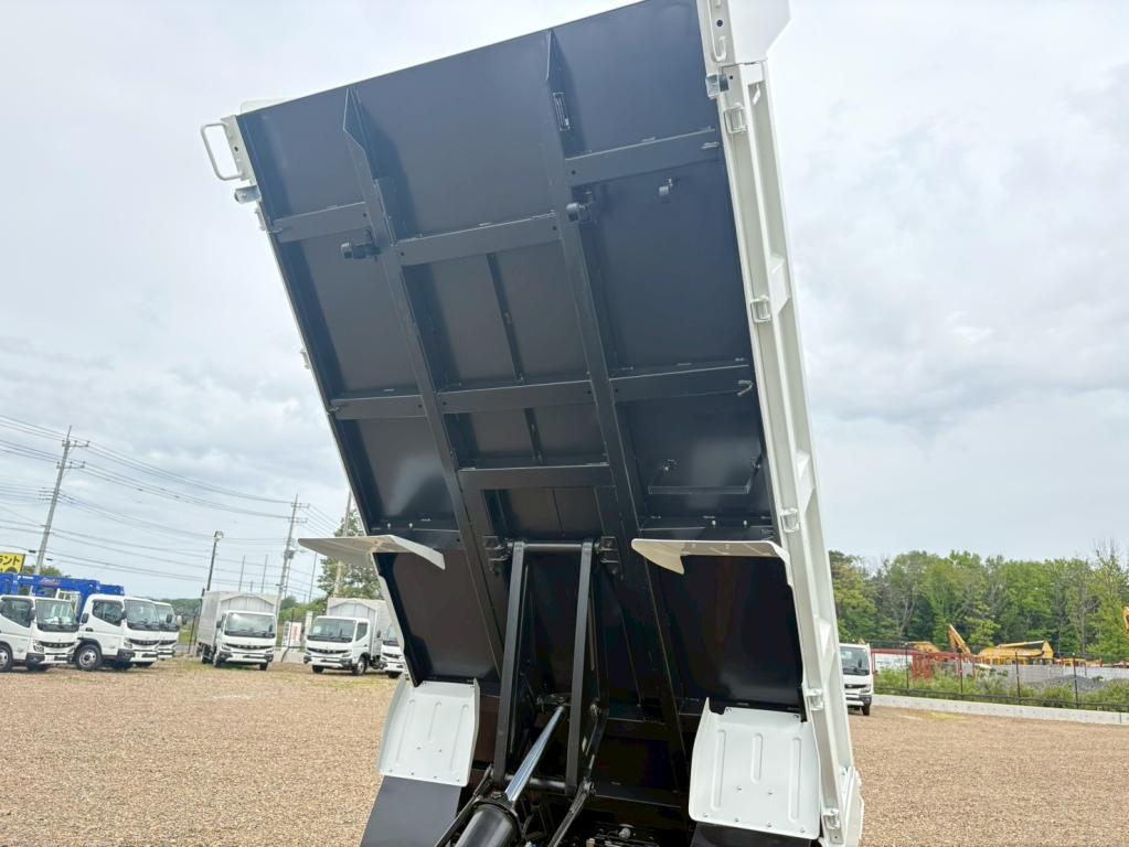三菱 キャンター 2RG-FBA60(2WD)の写真12