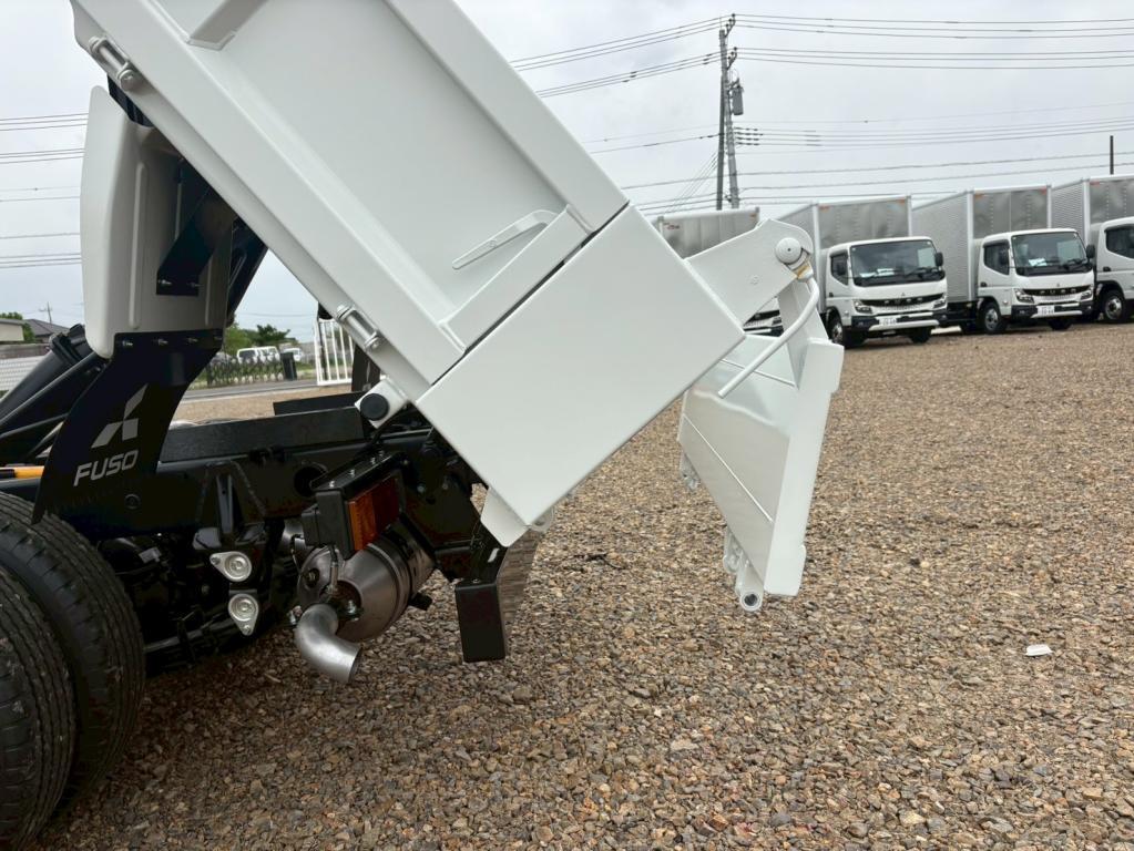 三菱 キャンター 2RG-FBA60(2WD)の写真12