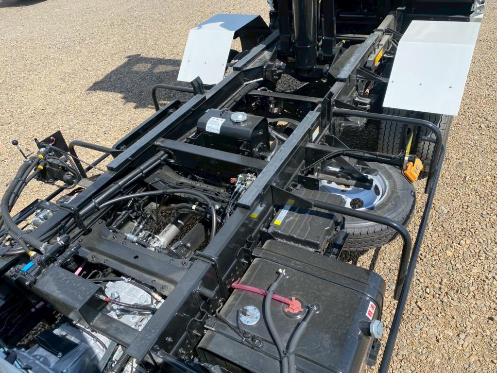 いすゞ フォワード 2PG-FRR90S3(2WD)の写真15