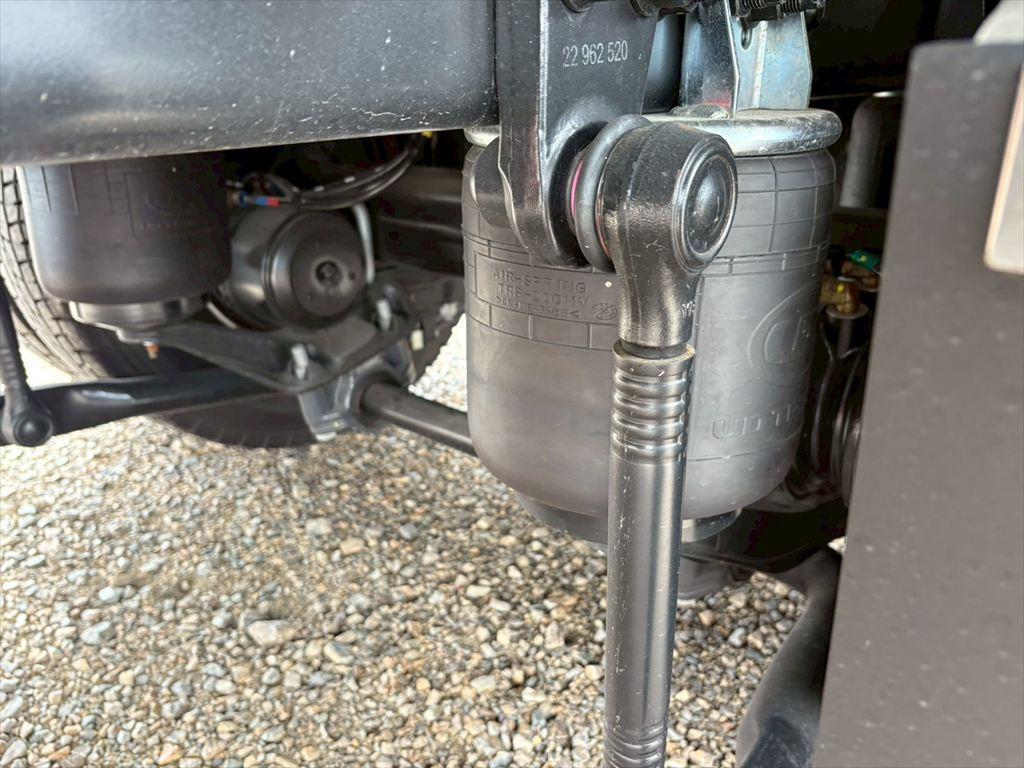 UD クオン 2PG-CD4FA(6x2)の写真18