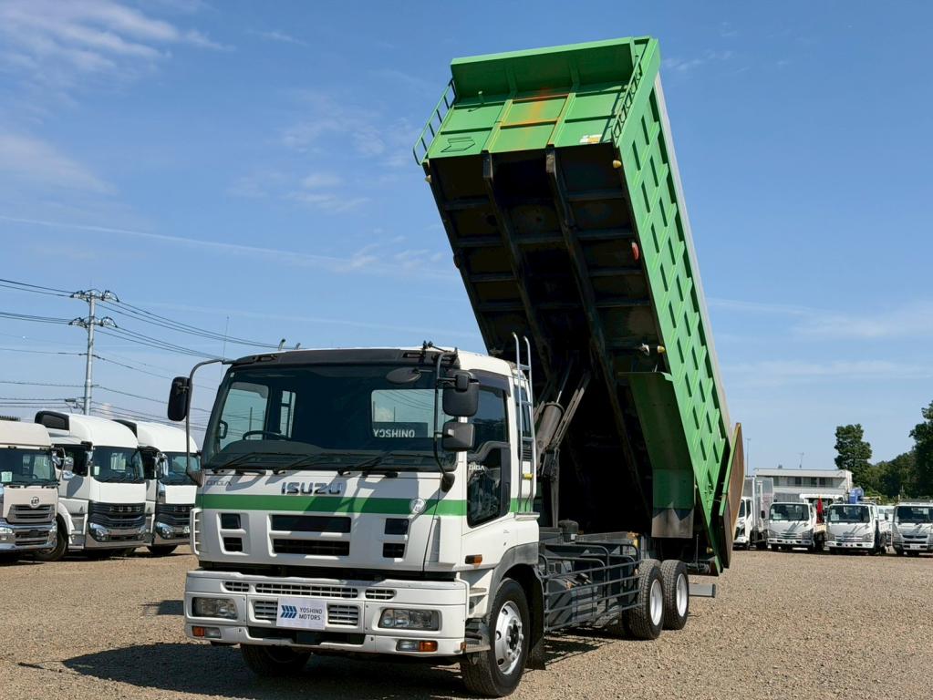 いすゞ ギガ PDG-CYY77Q8J(6x4)の写真1