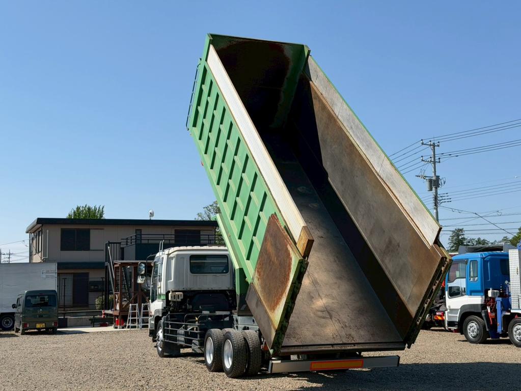 いすゞ ギガ PDG-CYY77Q8J(6x4)の写真11