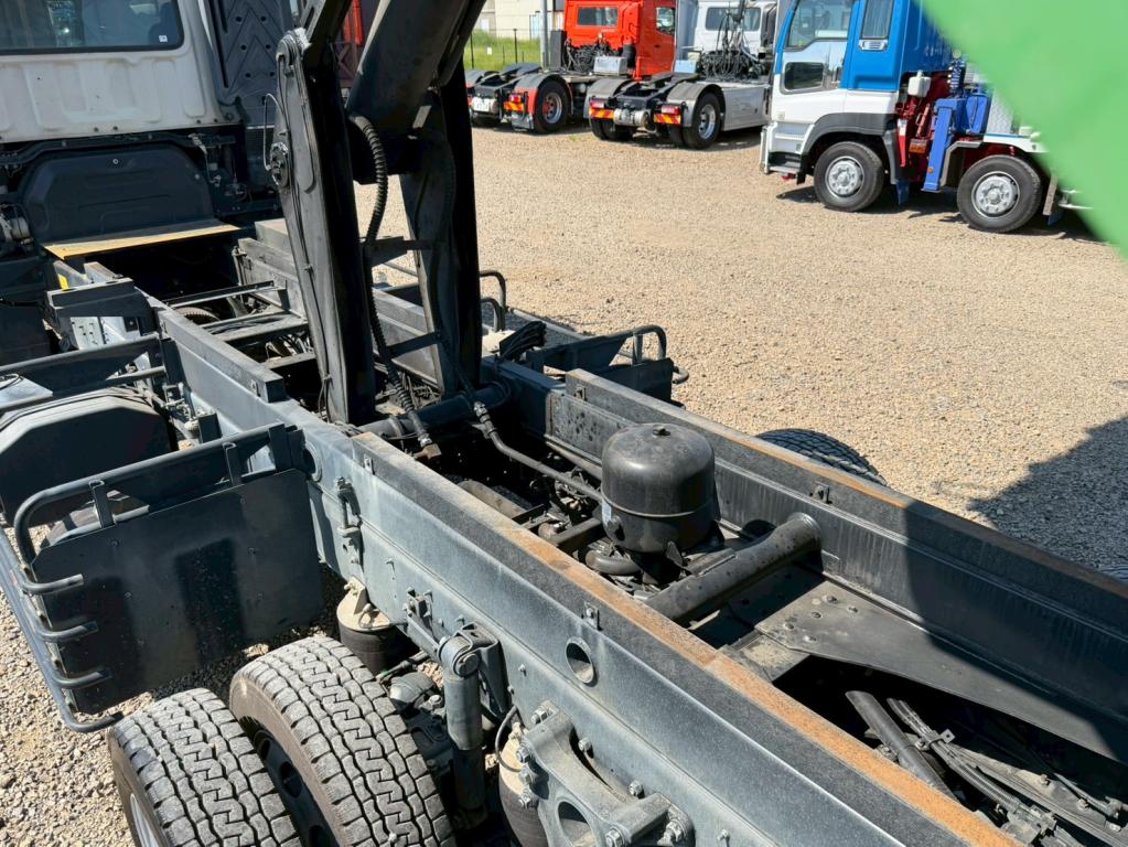 いすゞ ギガ PDG-CYY77Q8J(6x4)の写真14