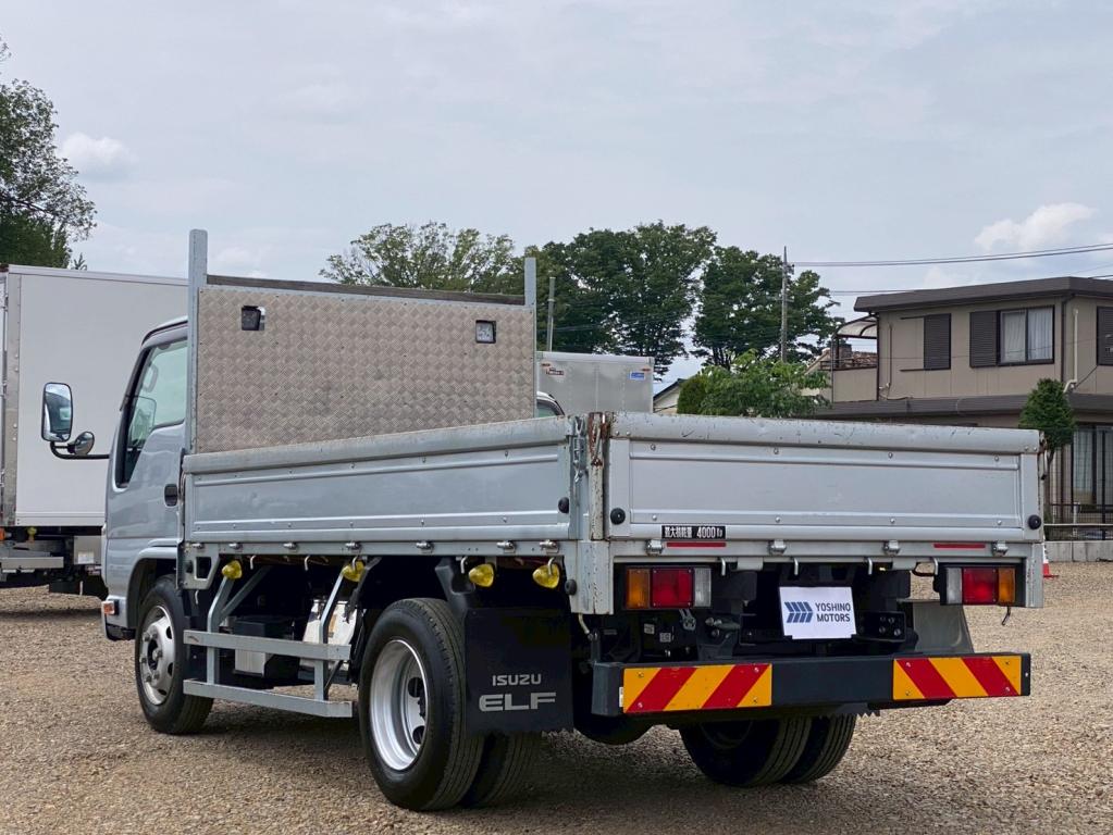 いすゞ エルフ 2RG-NKR88R(2WD)の写真3