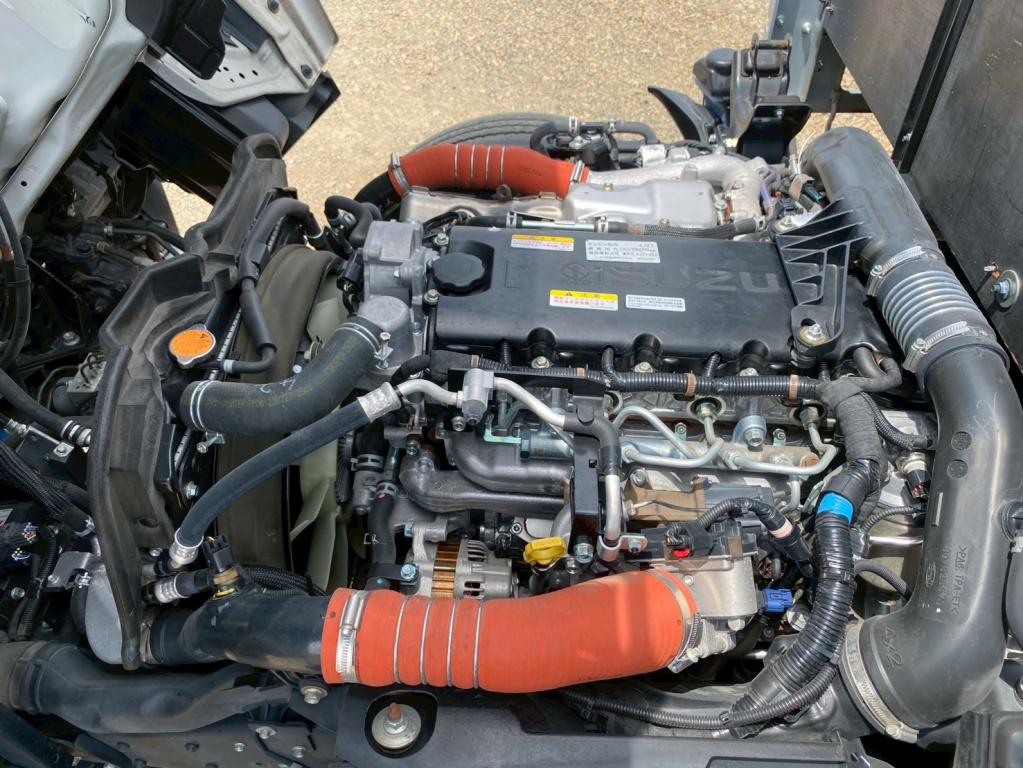いすゞ エルフ 2RG-NKR88R(2WD)の写真18