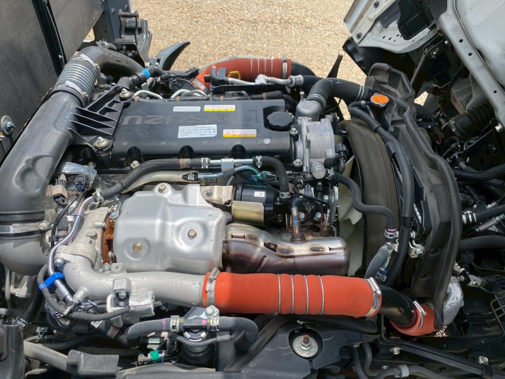 いすゞ エルフ 2RG-NKR88R(2WD)の写真19
