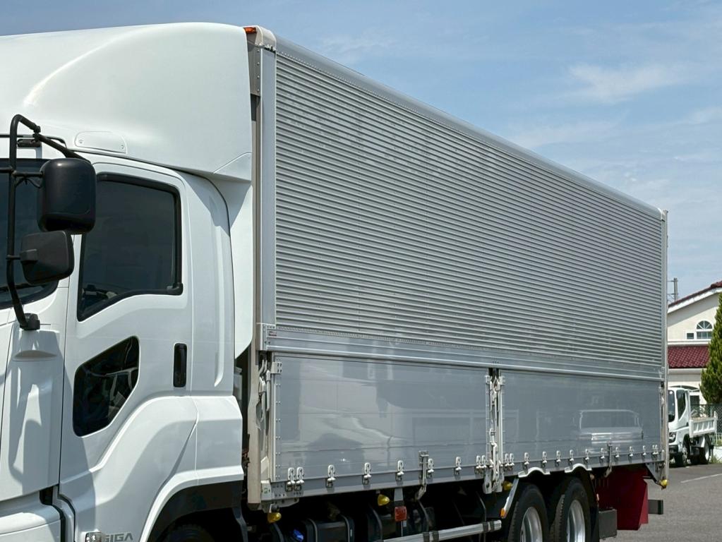 いすゞ ギガ 2PG-CYL77C(6x2)の写真6